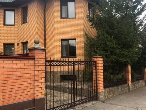 будинок за адресою Богатирська вул., 30А