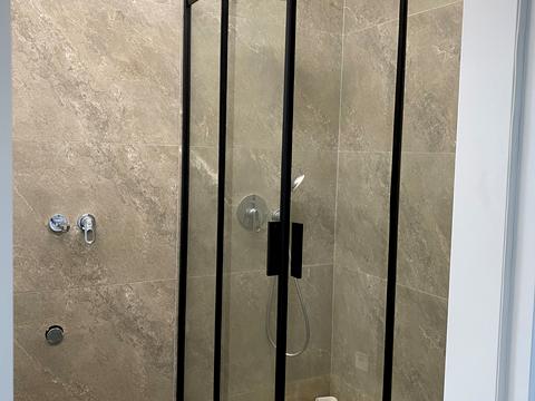 будинок за адресою с. Вишеньки, Набережна