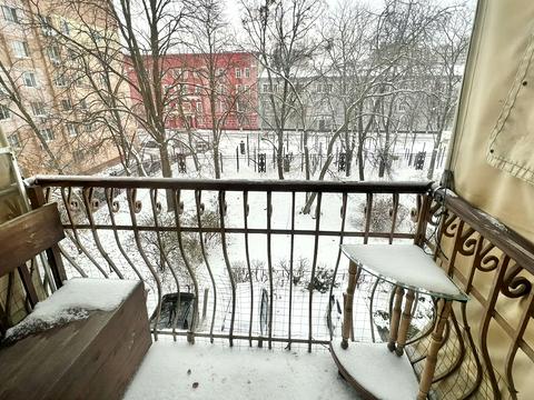 квартира за адресою Генерала Алмазова вул. (Кутузова), 1