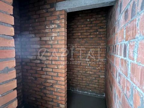 комерційна за адресою Богатирська вул., 32
