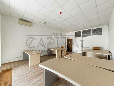 комерційна за адресою Лесі Українки бульв., 7-Б