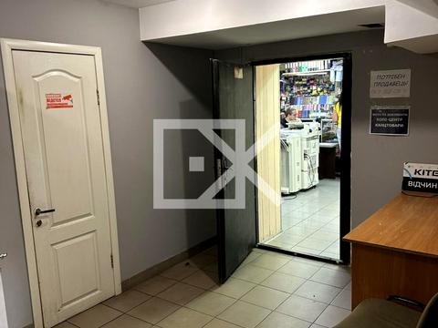 комерційна за адресою Русанівський бульв., 1