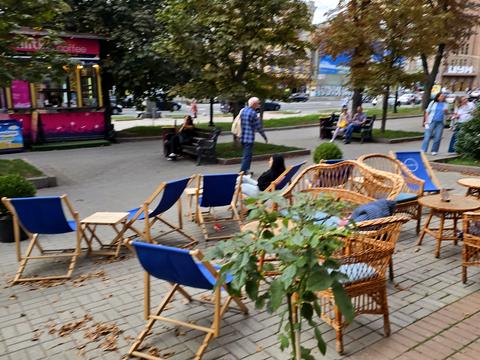 комерційна за адресою Хрещатик вул. (Kreschatic), 27-А