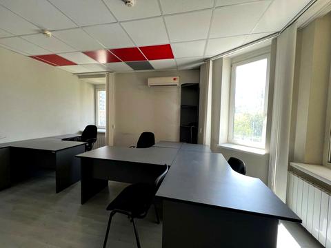 комерційна за адресою В'ячеслава Чорновола вул., 20