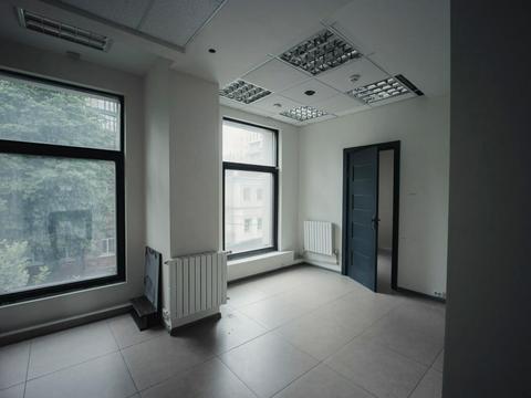 комерційна за адресою Виконкомівська, 12