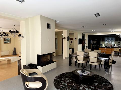 дом по адресу Осіння