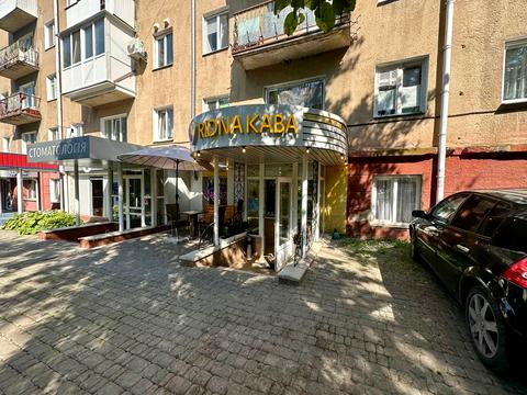 комерційна за адресою Рівне, Степана Бандери вул., 33а
