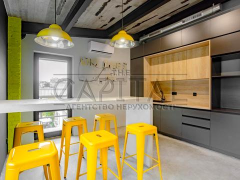 комерційна за адресою Велика Васильківська вул. (Червоноармійська), 55 б