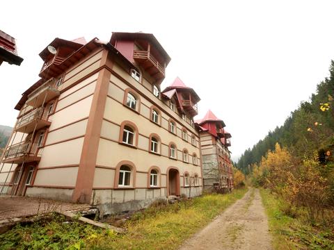 комерційна за адресою Грушевського вул., 1