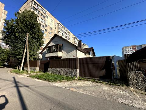 комерційна за адресою Агатангела Кримського вул., 5