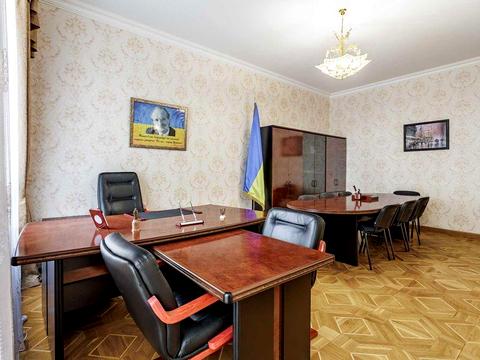 комерційна за адресою Ярославів Вал вул., 14-Г