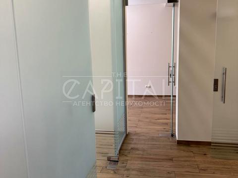 комерційна за адресою Джона Маккейна вул. (Івана Кудрі), 26