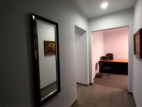 комерційна за адресою Печерський узвіз, 18