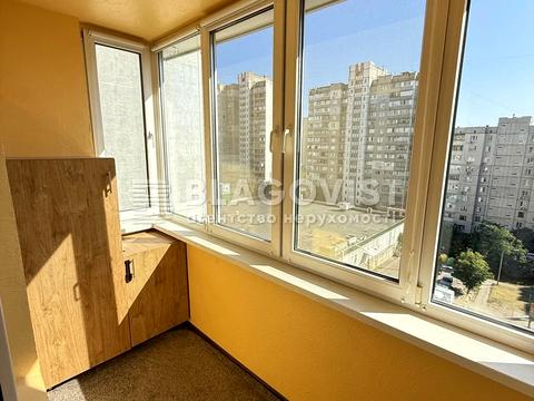 квартира за адресою Лариси Руденко вул., 7