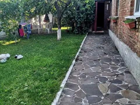 будинок за адресою Дібровна вул., 8