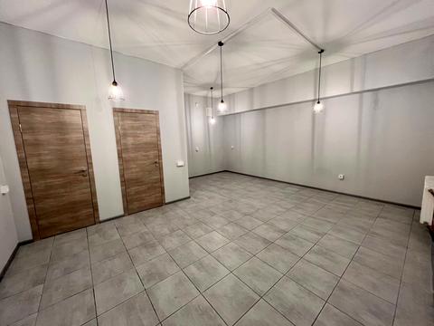 комерційна за адресою Чубинського, 8б