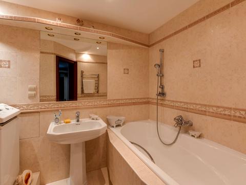квартира по адресу Академика Глушкова просп., 32