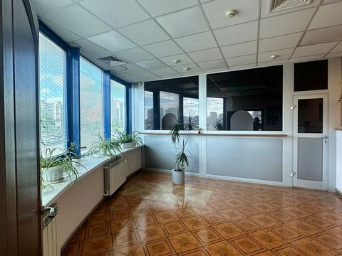 коммерческая по адресу Миколы Бажана просп., 14-А