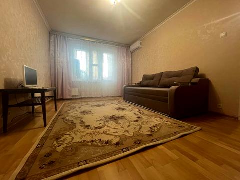 квартира по адресу Ревуцкого ул., 19/1