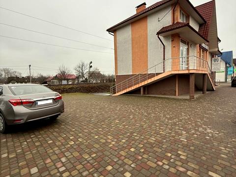 комерційна за адресою Центральна, 48