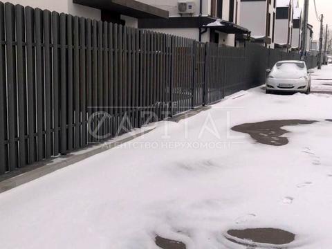 будинок за адресою Жуляни