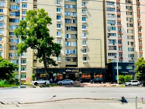 комерційна за адресою Антоновича вул. (Горького), 124/128