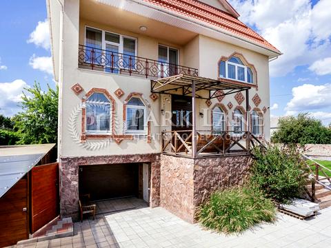 будинок за адресою Молодіжна вул.