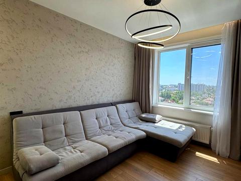 квартира за адресою Літературна вул., 8