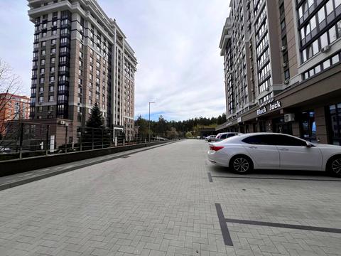 комерційна за адресою Університетська вул., 3