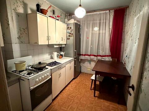 квартира за адресою Тролейбусна вул., 10