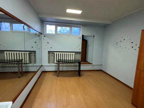 комерційна за адресою Семінарська вул., 15а