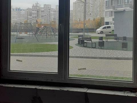 коммерческая по адресу Ревуцького вул. 40-В, 1