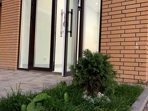 коммерческая по адресу Чорновола, 1