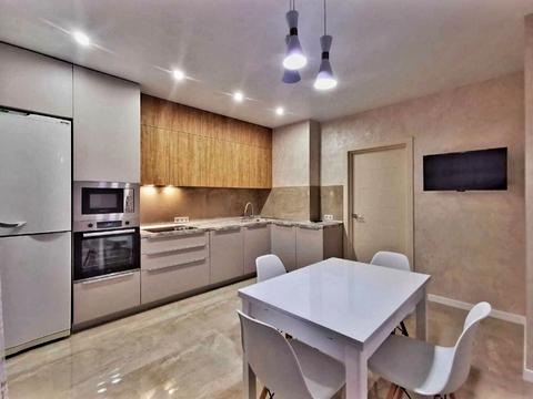 квартира за адресою В'ячеслава Чорновола вул., 8