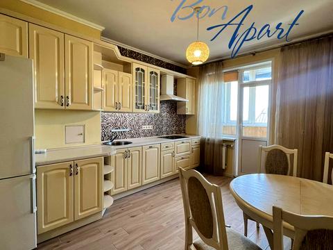 квартира за адресою Дніпровська набережна вул., 23