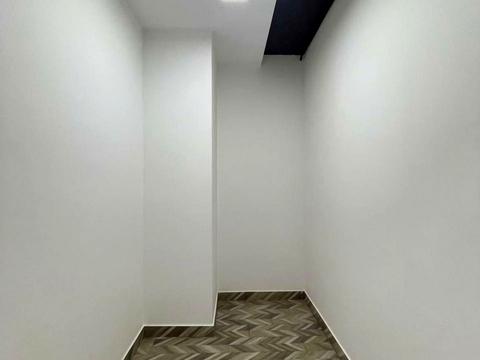 комерційна за адресою Володимира Великого вул., 12а