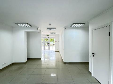 комерційна за адресою Сихівська вул., 4