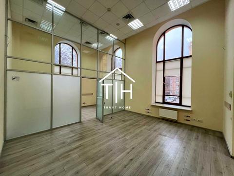 комерційна за адресою Бульварно-Кудрявська вул. (Воровського), 22-24
