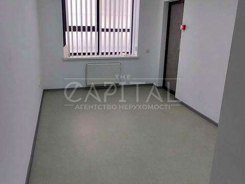 комерційна за адресою Голосіївська вул., 999