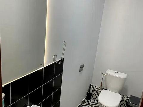 комерційна за адресою Межигірська вул., 87-А