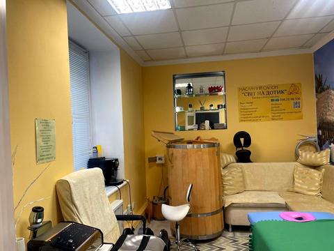 комерційна за адресою Подільська вул., 10