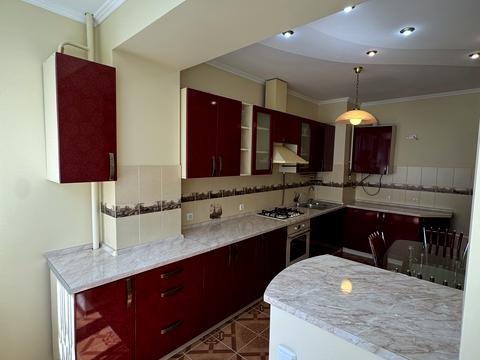 квартира по адресу Строителей ул., 30
