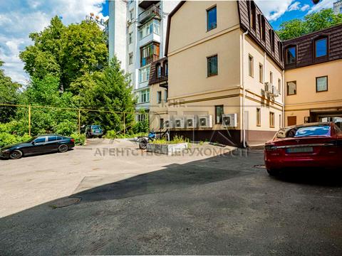 комерційна за адресою Івана Франка вул., 26