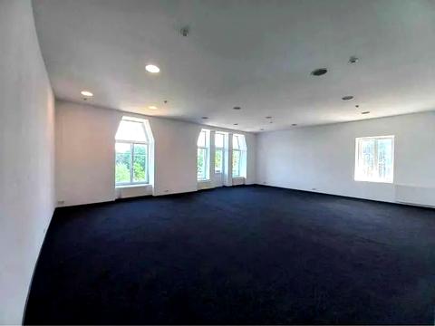 комерційна за адресою Музейний пров., 4