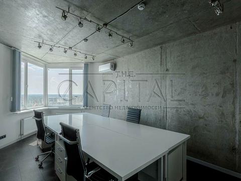 комерційна за адресою Київ, Срібнокільська вул., 1