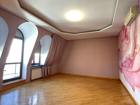 комерційна за адресою Чеховський пров., 8