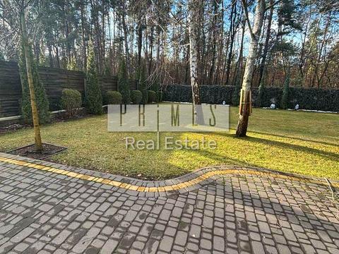 будинок за адресою Вишнева вул.