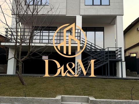 будинок за адресою Листопадна вул.