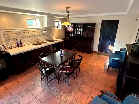 будинок за адресою Кленова