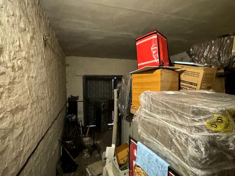 комерційна за адресою Янтарна вул., 40